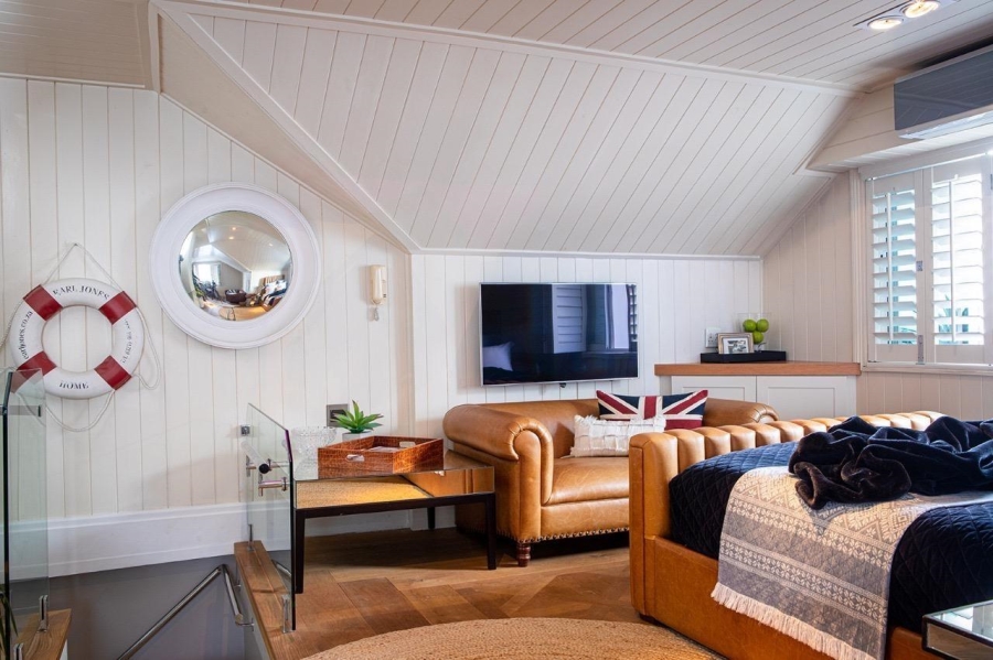 To Let 2 Bedroom Property for Rent in Bantry Bay Western Cape